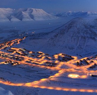Svalbard: capital, clima, lugares turísticos, vegetación, habitantes y más